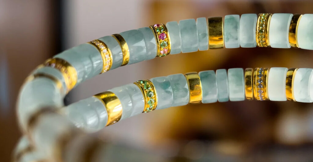 Jadeite and Gold Diamond Bracelet