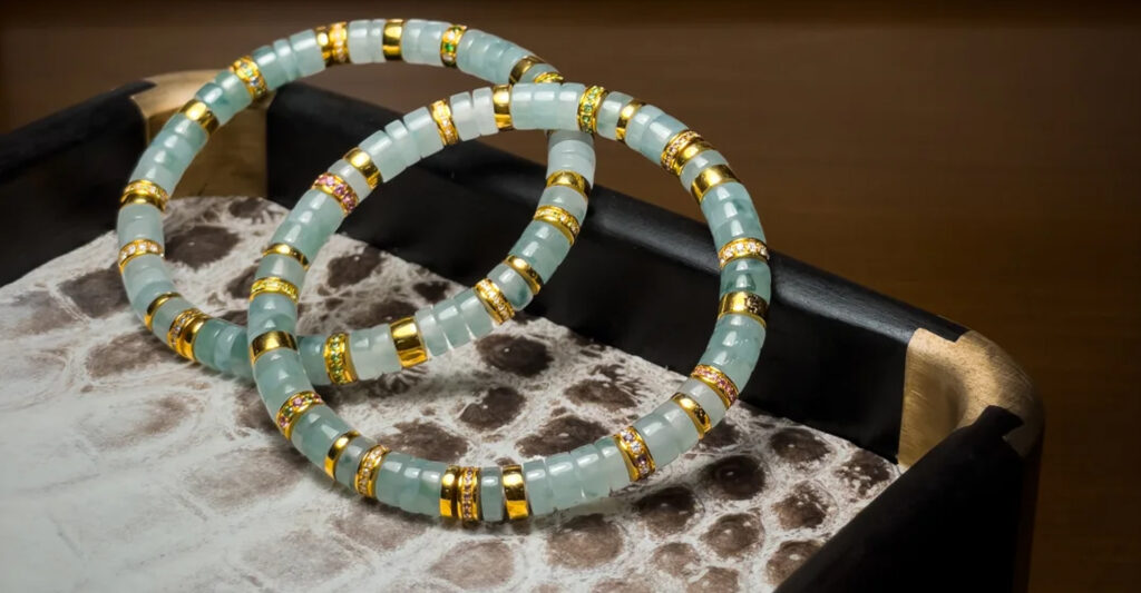 Ice-type jadeite bracelet