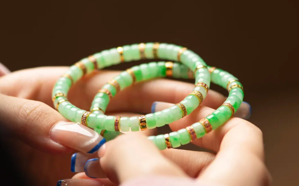 Ice-type jadeite bracelet