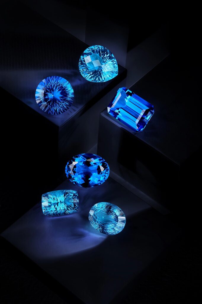 How to distinguish between synthetic gemstones and natural gemstones?